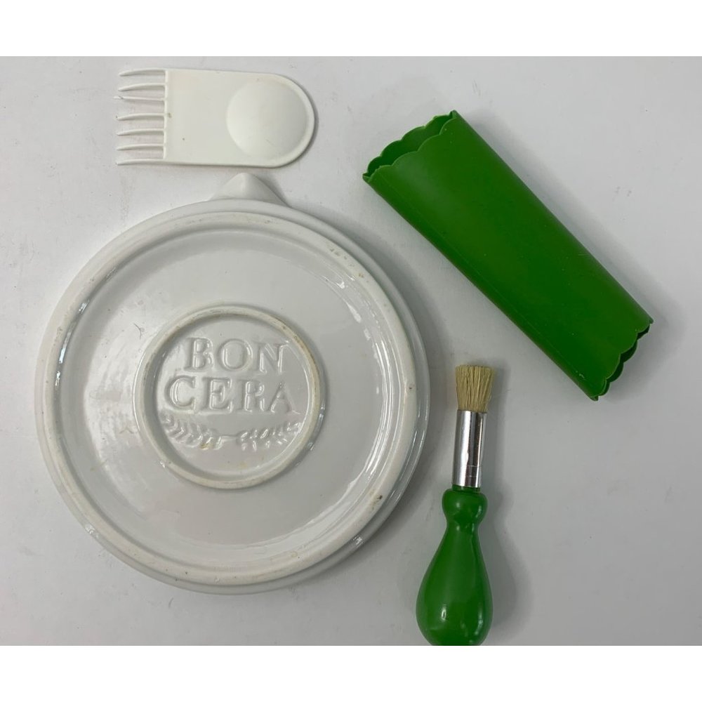 Bon Cera Stone Ware Garlic Tumeric Grater Zester Plate Brush Peeler 6585 EUC - Picture 4 of 4